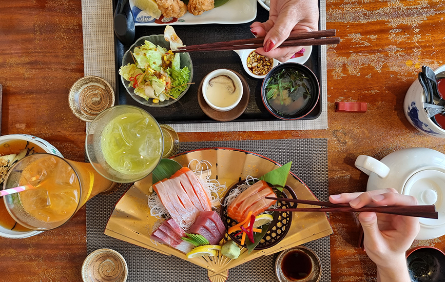 What is the best way to find good restaurants