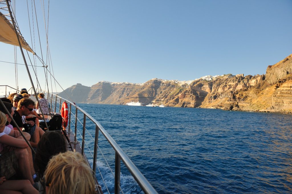 Cruise Around the Caldera